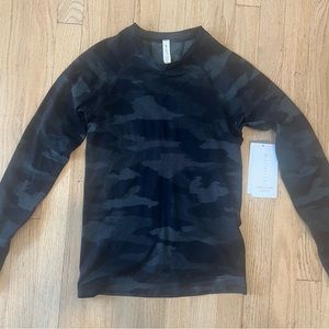 Athleta Momentum Top Camo Long Sleeve NWT